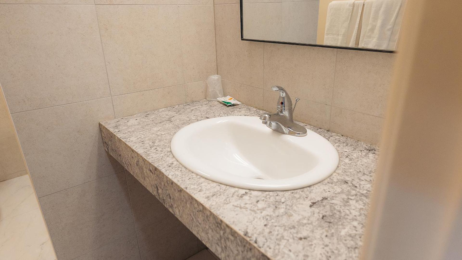 Clarkson Village Motel, 1815 Lakeshore Rd West Mississauga