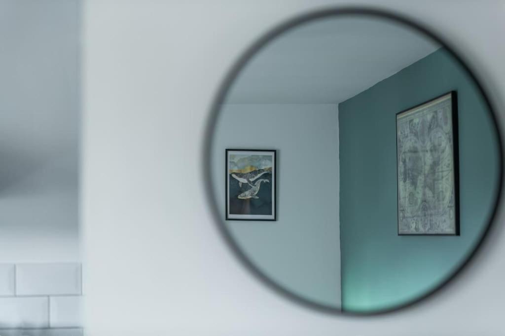 Towpath Gardens Apartment (Free Parking and Central)