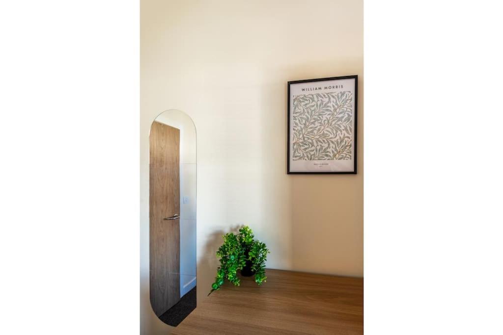 Towpath Gardens Apartment (Free Parking and Central)