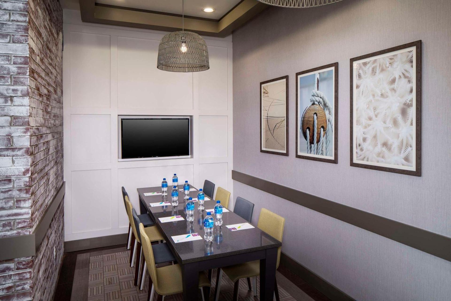 Meeting/conference room