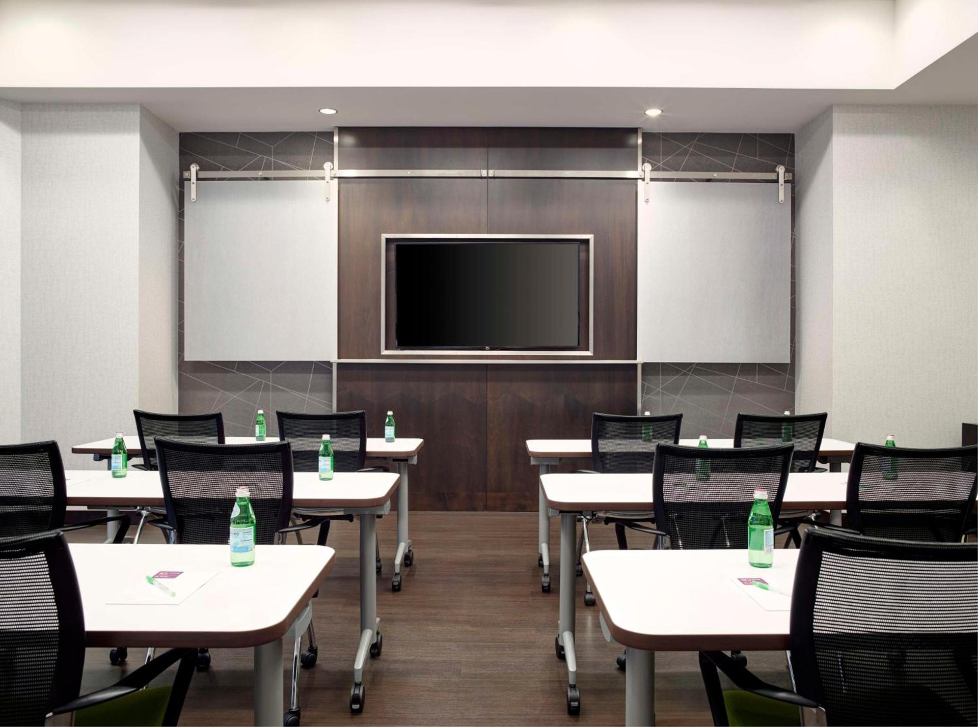 Meeting/conference room