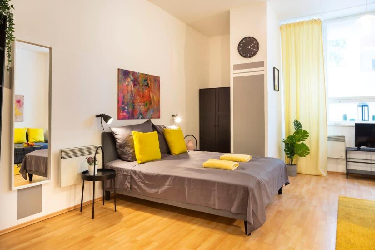 Cozy 2 room apartment next to Hermannstraße