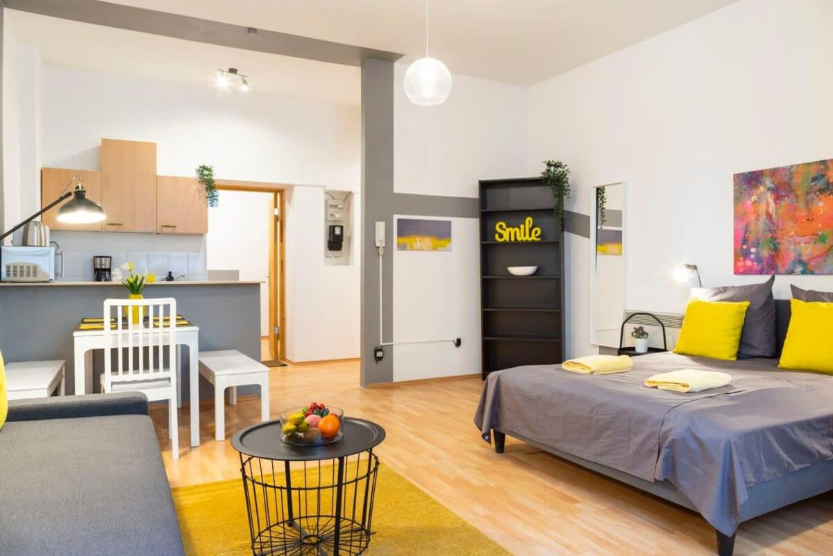 Cozy 2 room apartment next to Hermannstraße