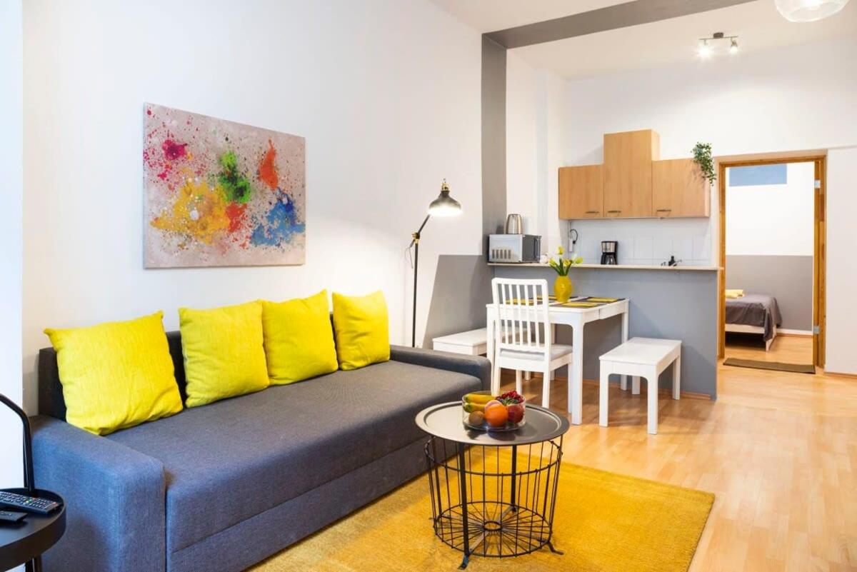 Cozy 2 room apartment next to Hermannstraße