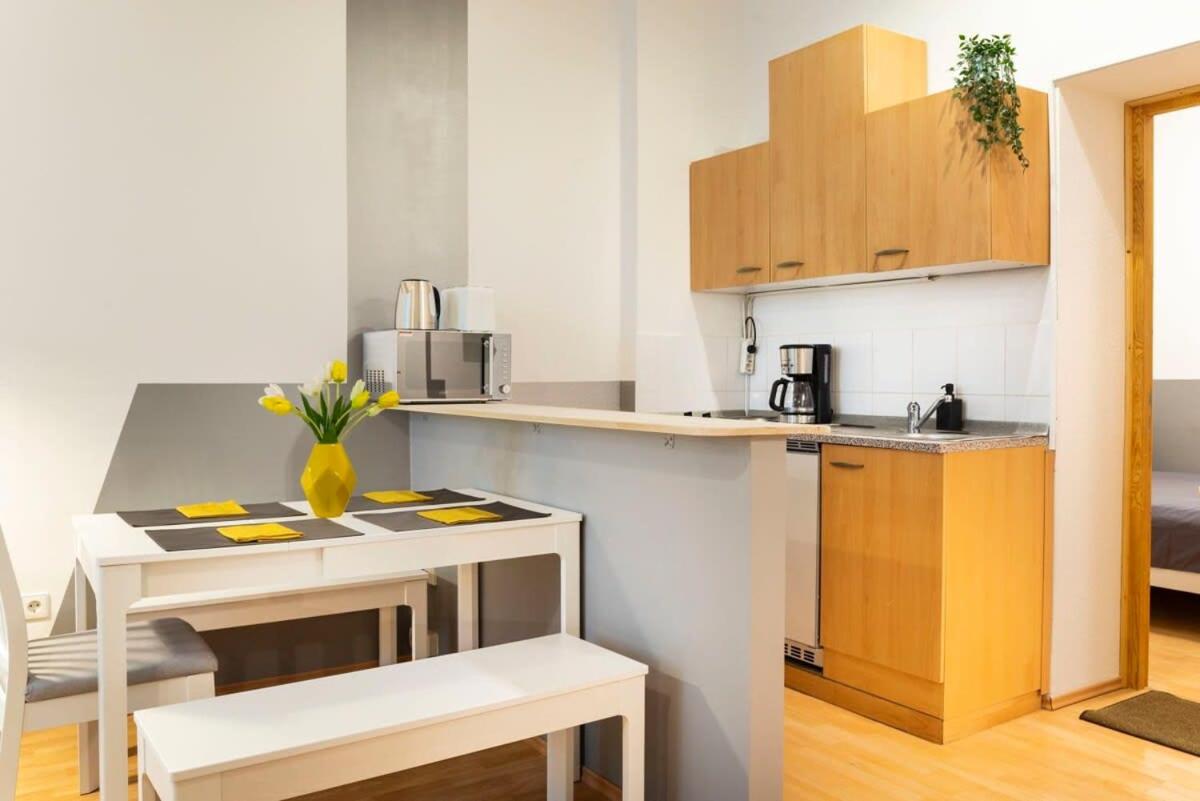 Cozy 2 room apartment next to Hermannstraße