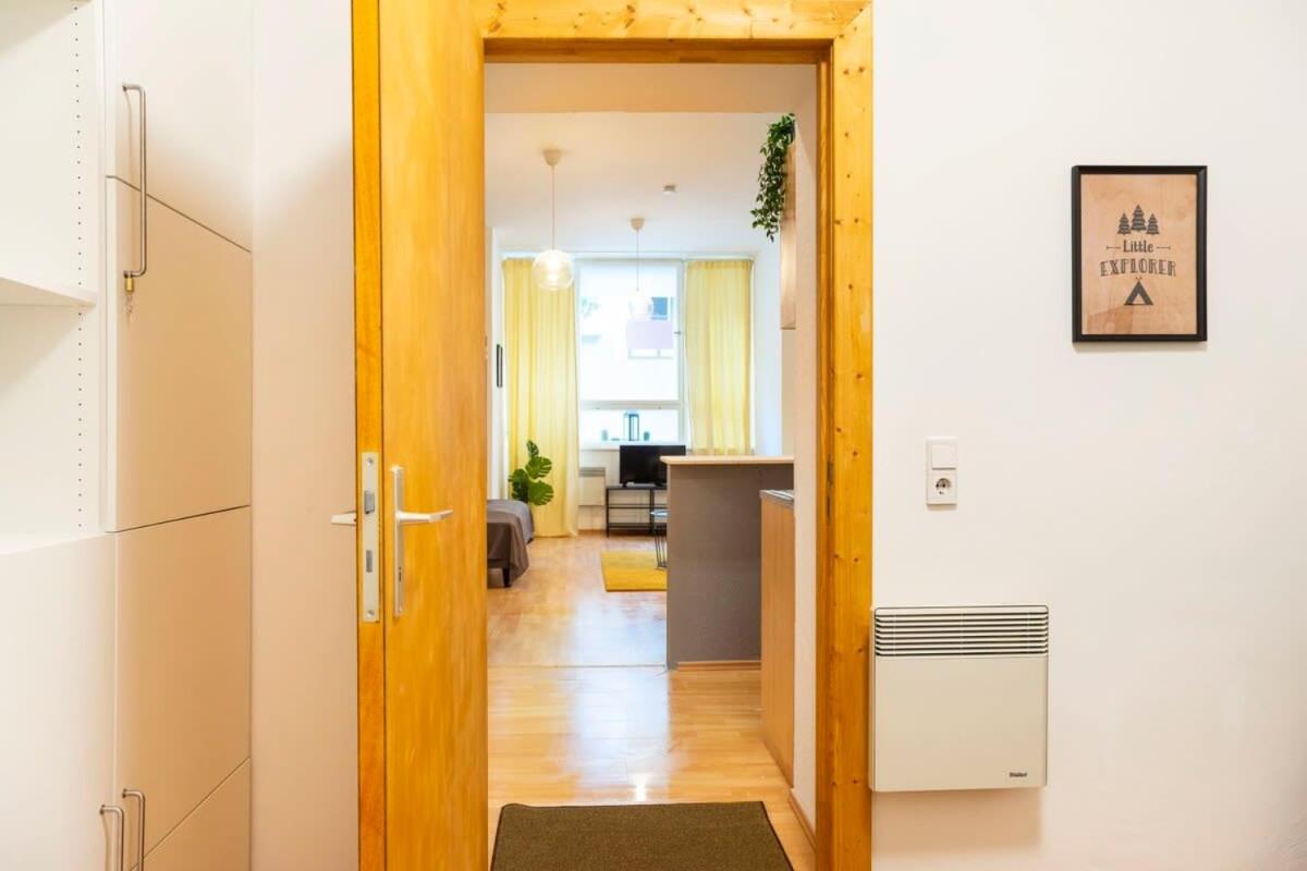 Cozy 2 room apartment next to Hermannstraße