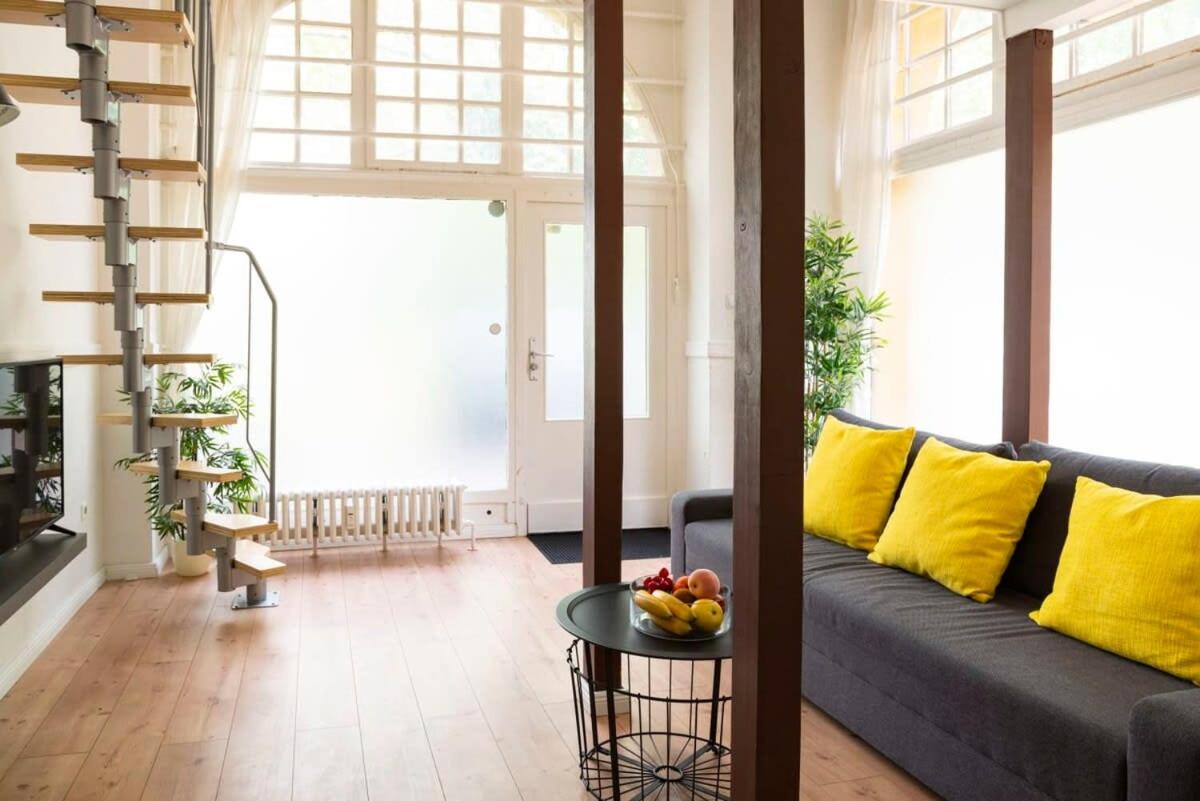 Stylish Loft Apartment plus SelfCheckIn plus Street Parking