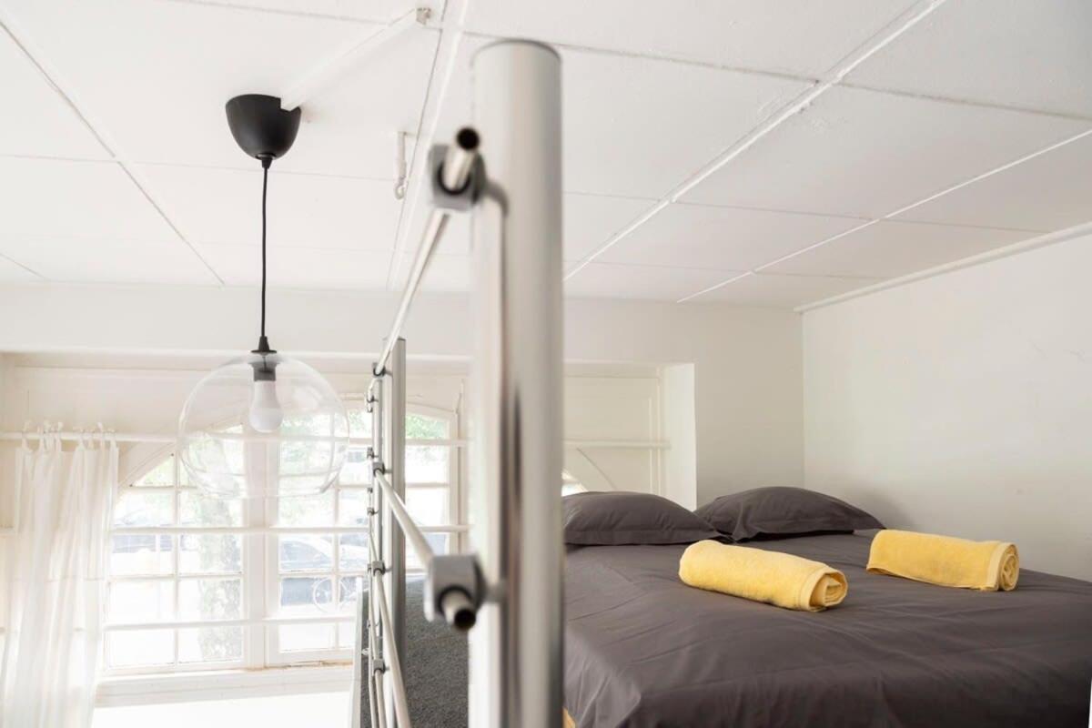 Stylish Loft Apartment plus SelfCheckIn plus Street Parking