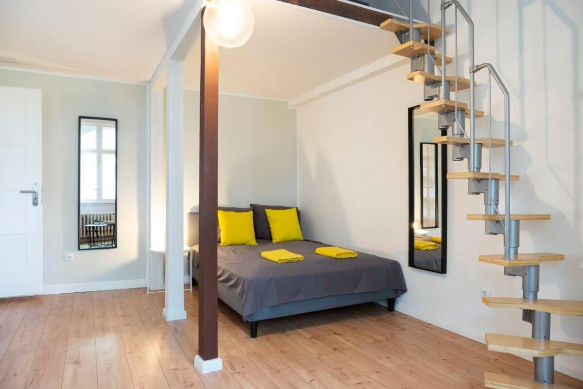 Stylish Loft Apartment plus SelfCheckIn plus Street Parking
