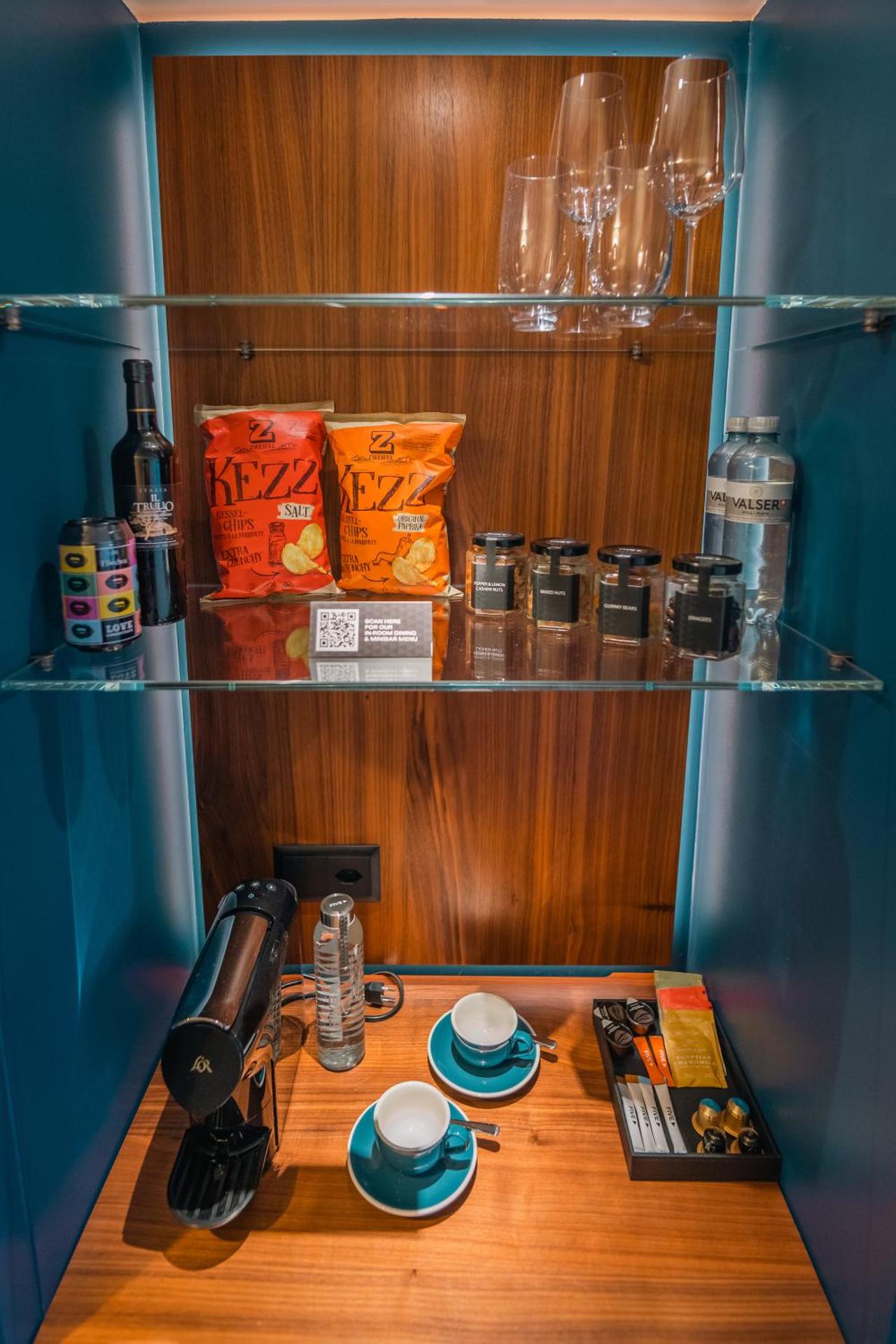 Coffee/tea facilities