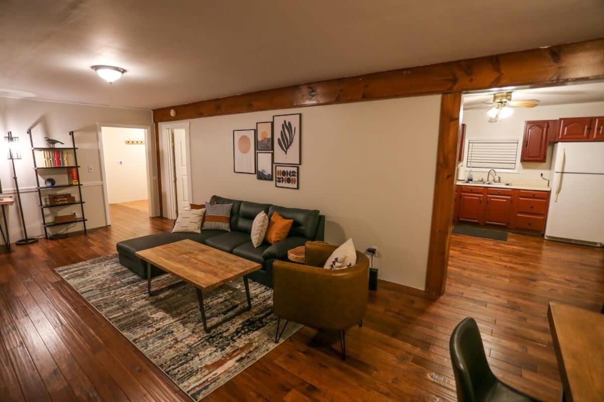 Modern & Cozy Getaway House near Conway lake - Pet Friendly