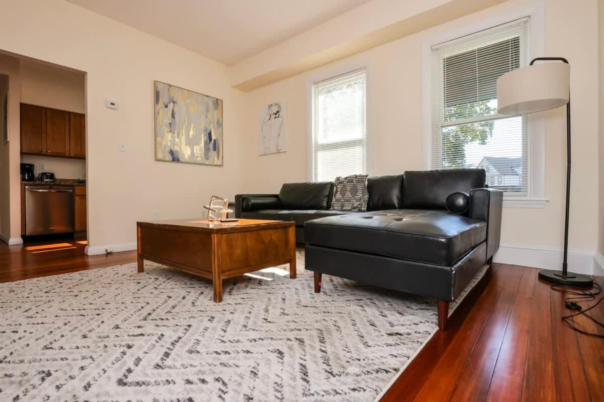Stylish Apartment in Malden 20 Min from Boston #2
