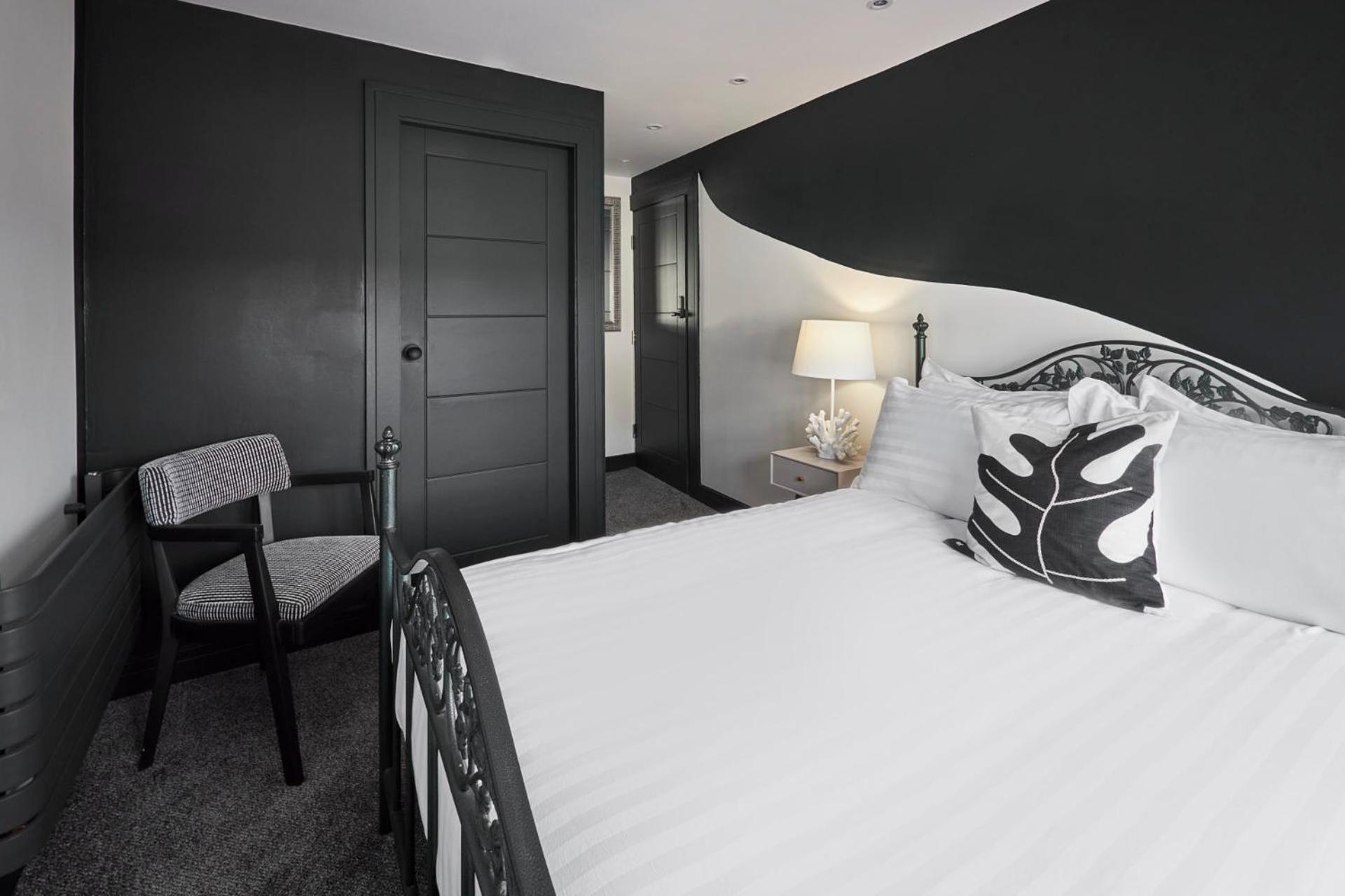 The Believe Boutique (Believe Bar & Bedrooms)