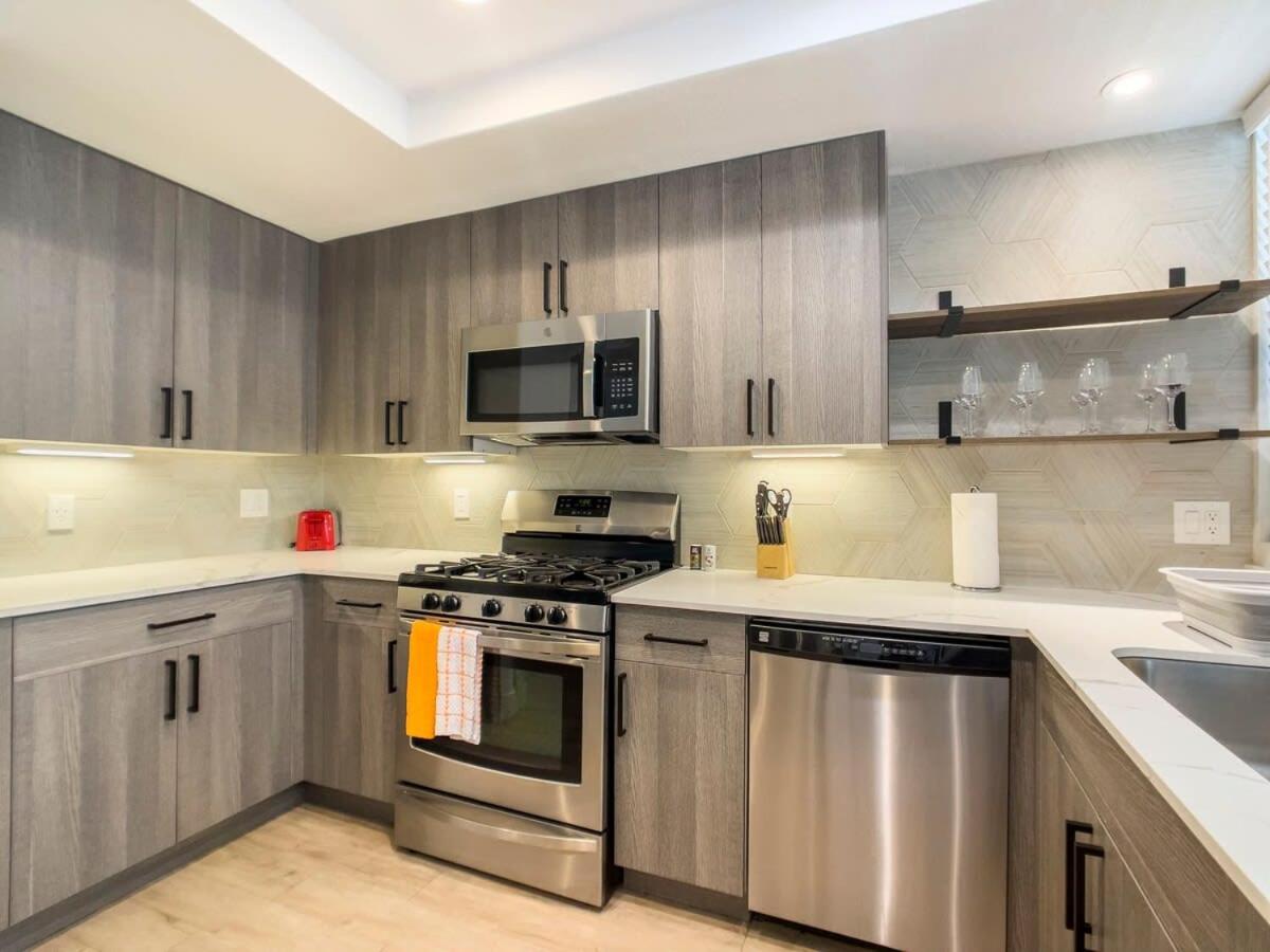 2BR Kierland Commons Golf Oasis by CozySuites!