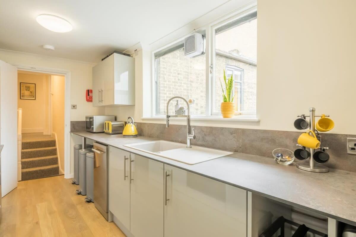 Fabulous Large Apartment for 7 - CENTRAL Cambridge