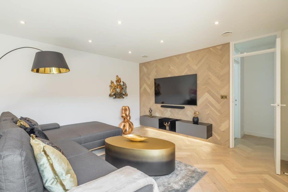 Luxury 2 Bedroom Apartment with AC and Parking