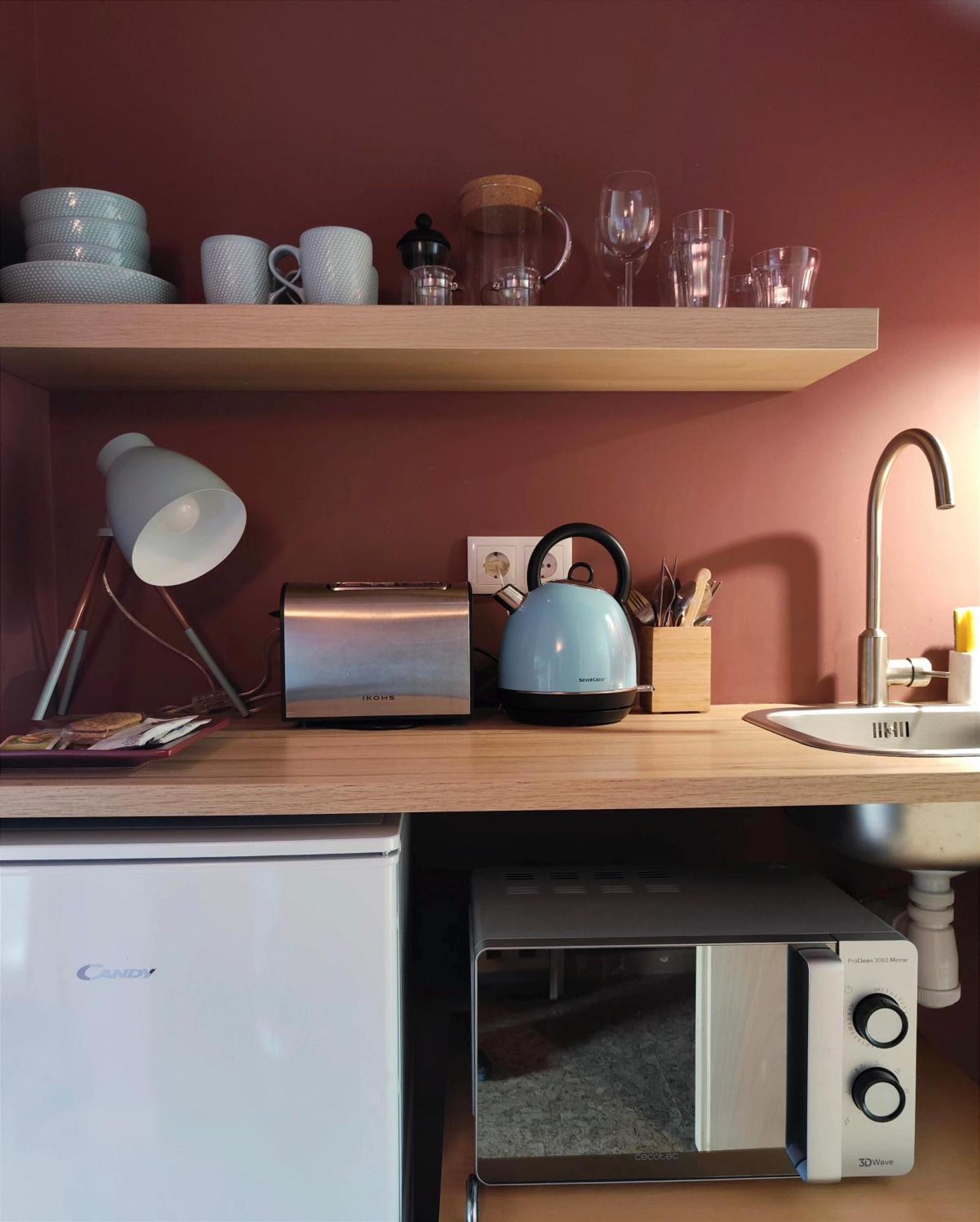 Kitchen or kitchenette