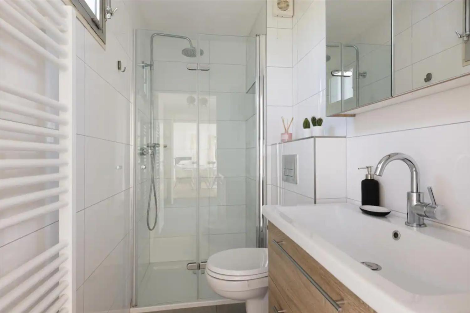 New- Private Cosy Houseboat, on a lake near Amsterdam