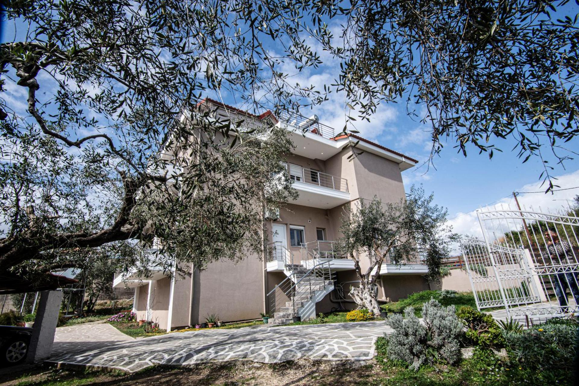 Nikitas Apartments & Suites