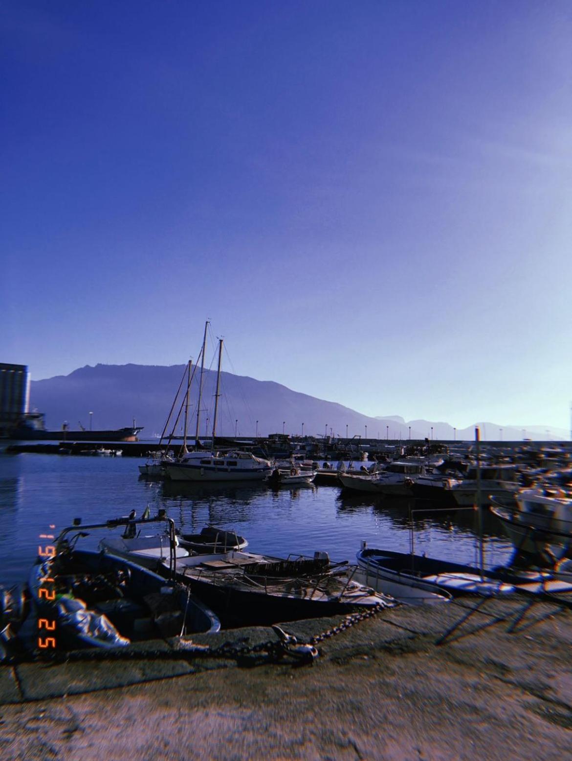 Mare Fuori BedAndBreakfast