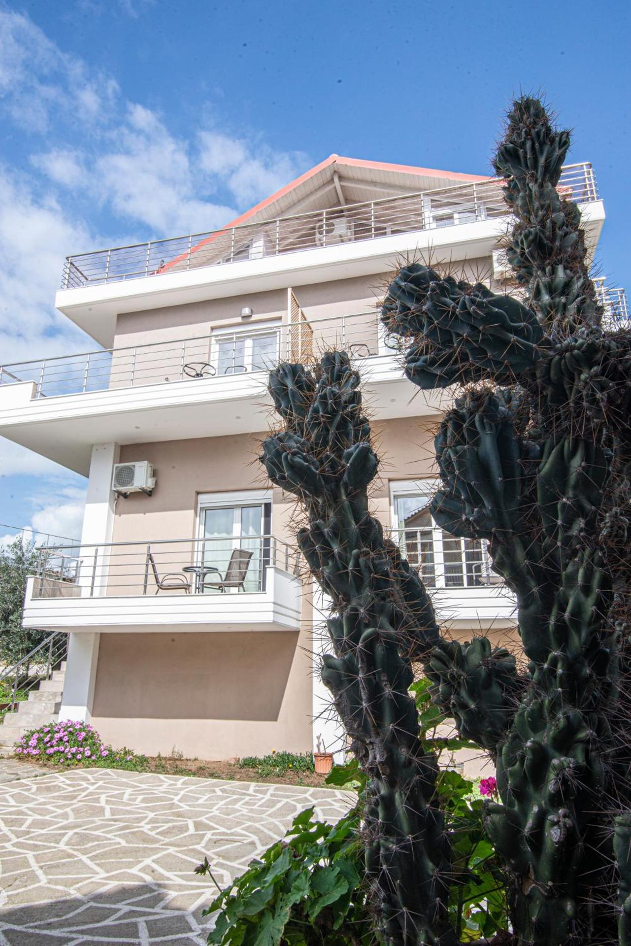 Nikitas Apartments & Suites