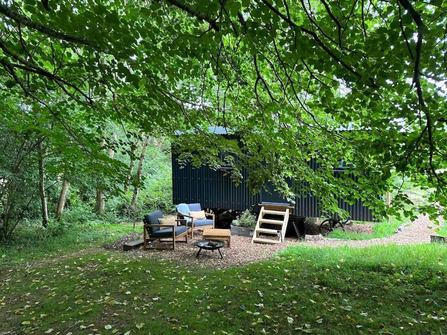 Cornwall Woodland Shepherd's Hut Deirdres Hut