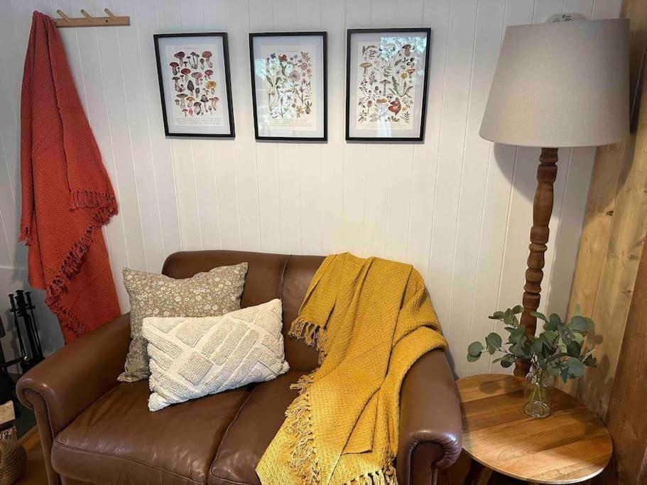 Cornwall Woodland Shepherd's Hut Deirdres Hut