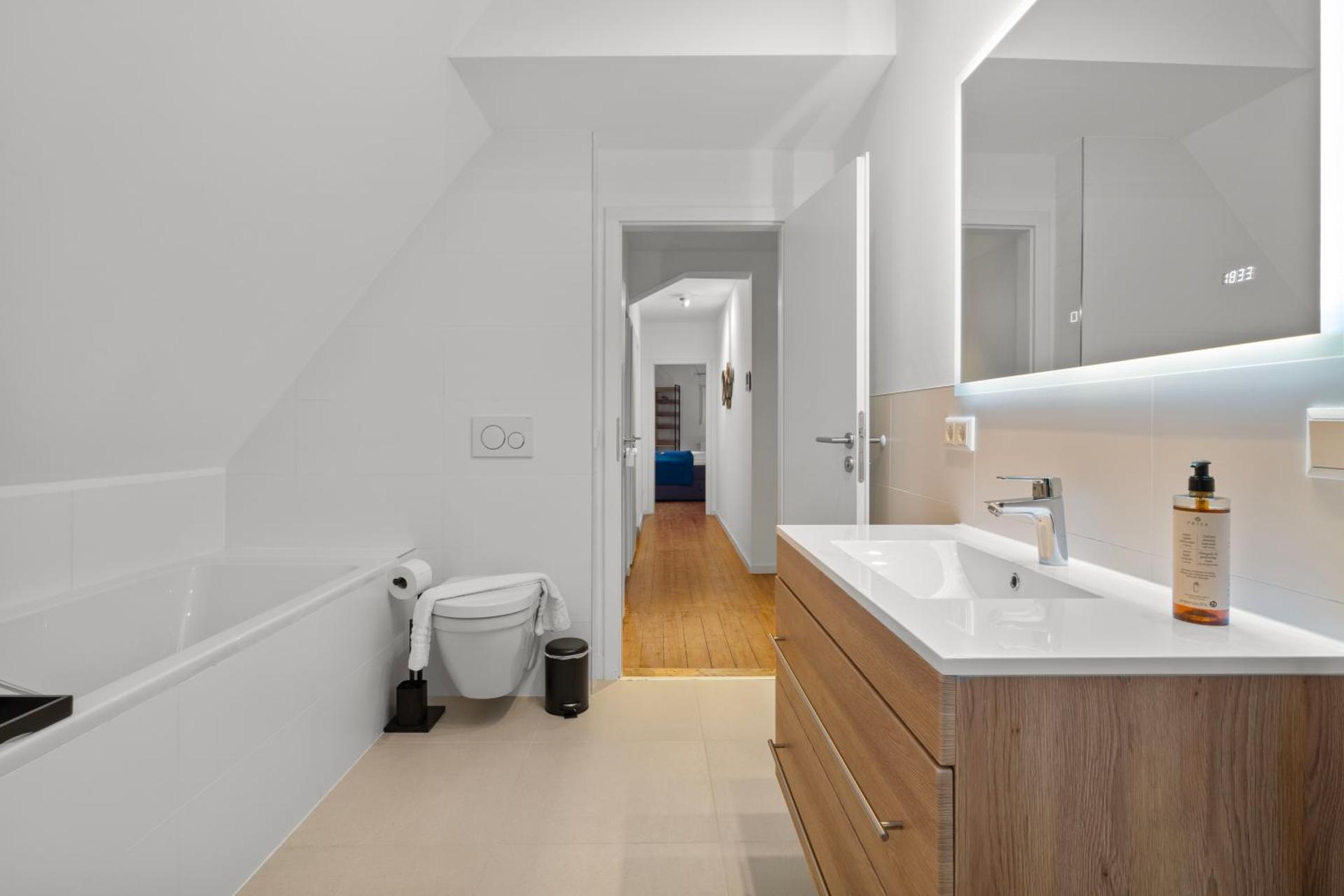 Traumhaft gelegene Altbau-Wohnung im Herzen von Weinheim - Parking