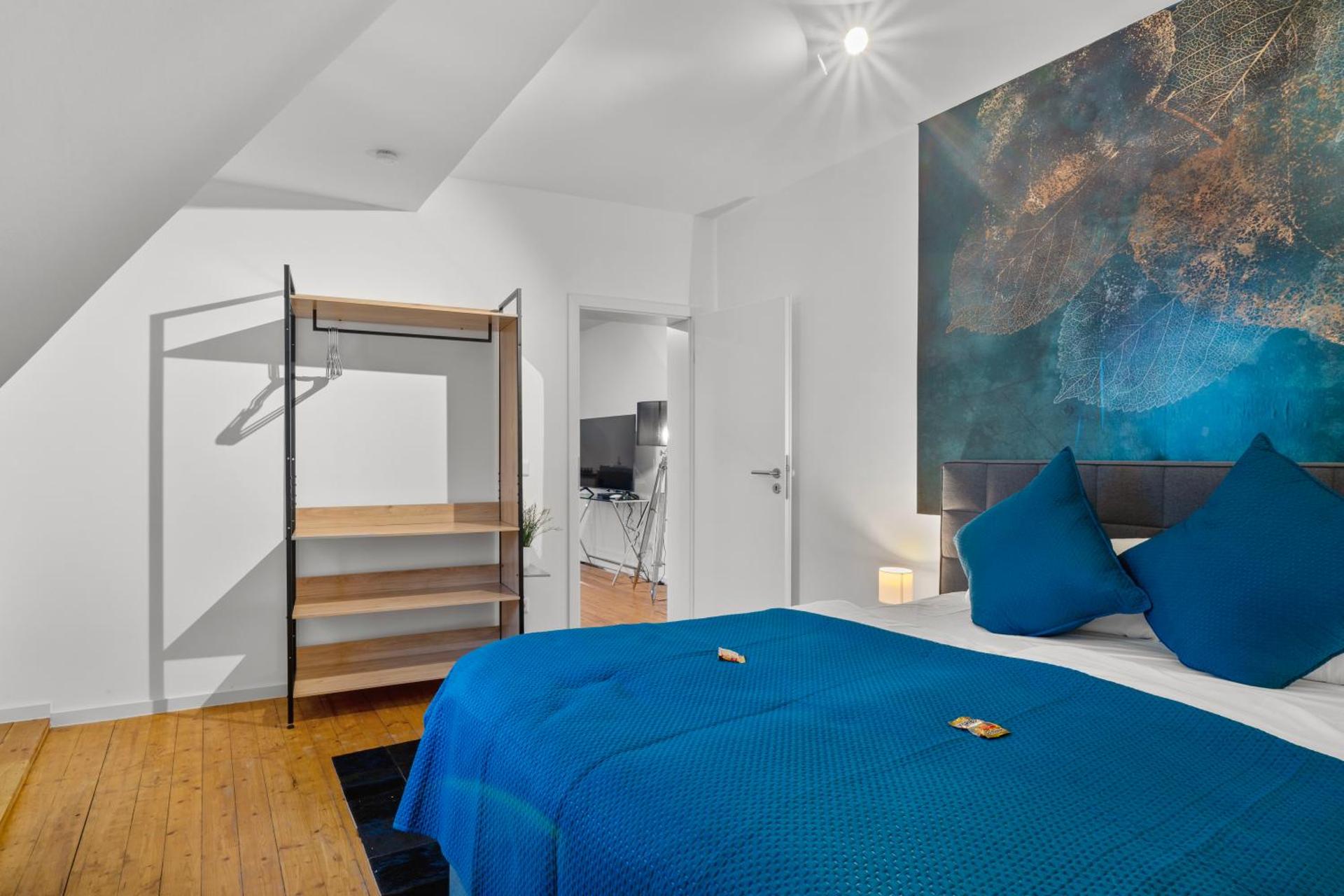 Traumhaft gelegene Altbau-Wohnung im Herzen von Weinheim - Parking