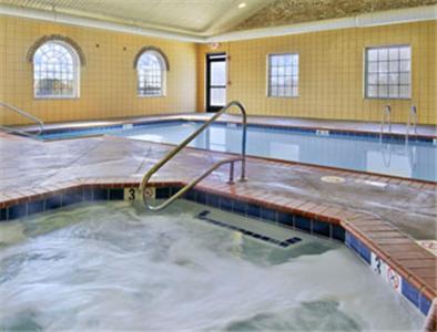 Super 8 by Wyndham Bowling Green North