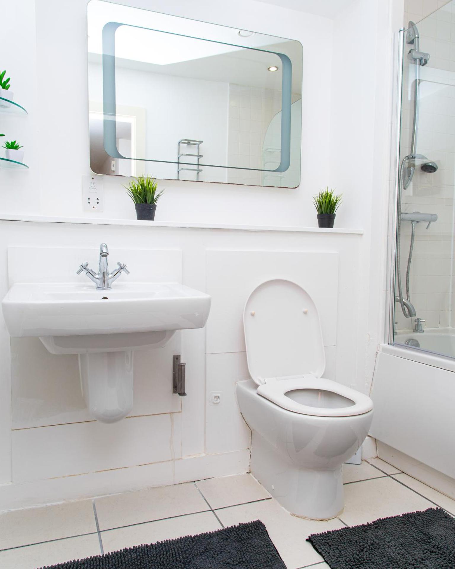 Luxury 3 King Bed Apartment Quayside