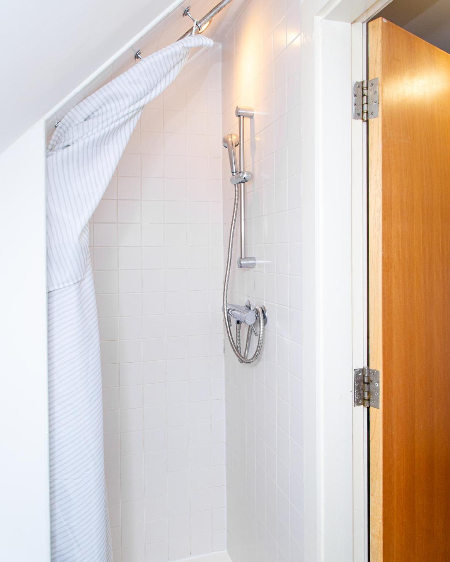 Luxury 3 King Bed Apartment Quayside