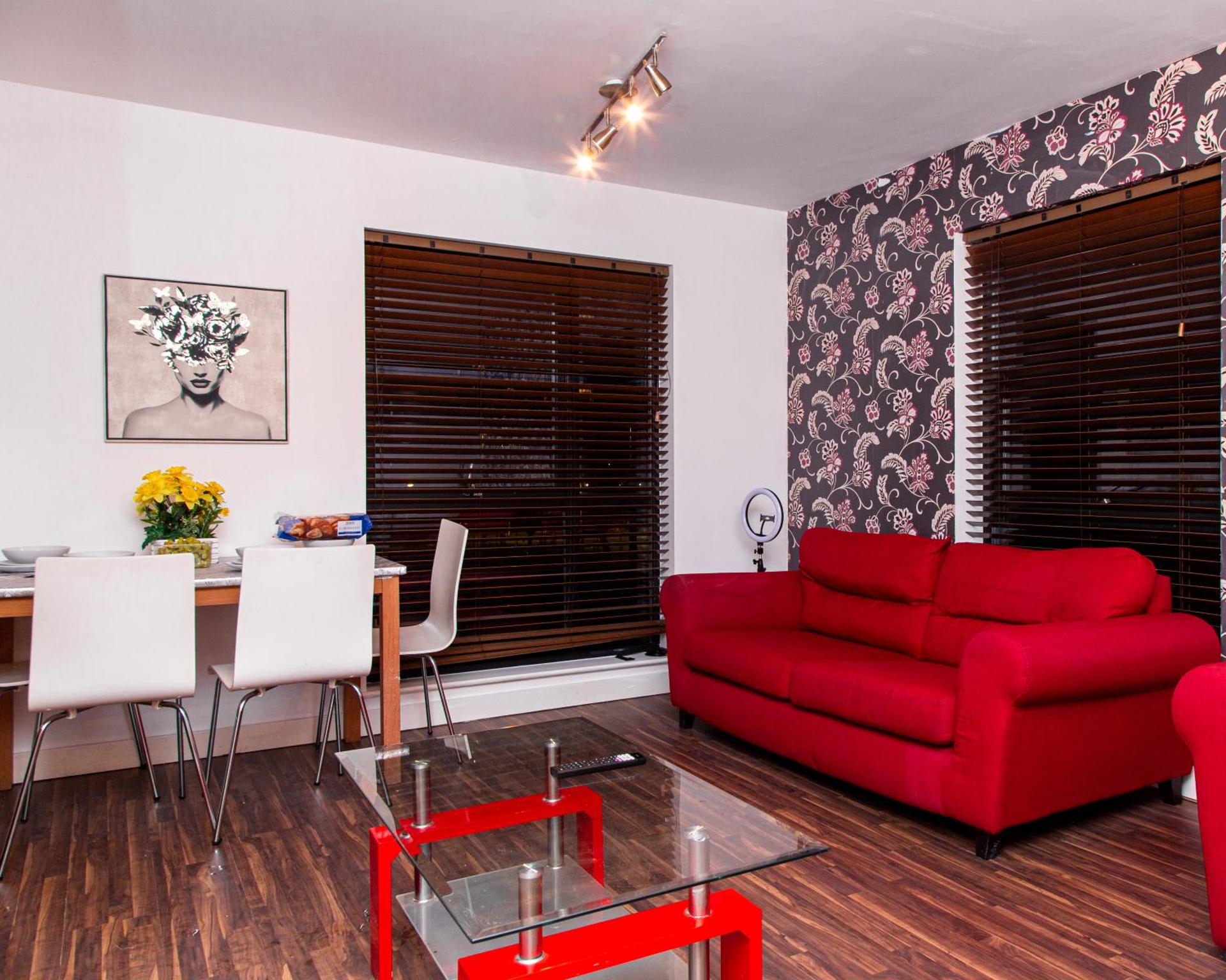 Luxury 3 King Bed Apartment Quayside