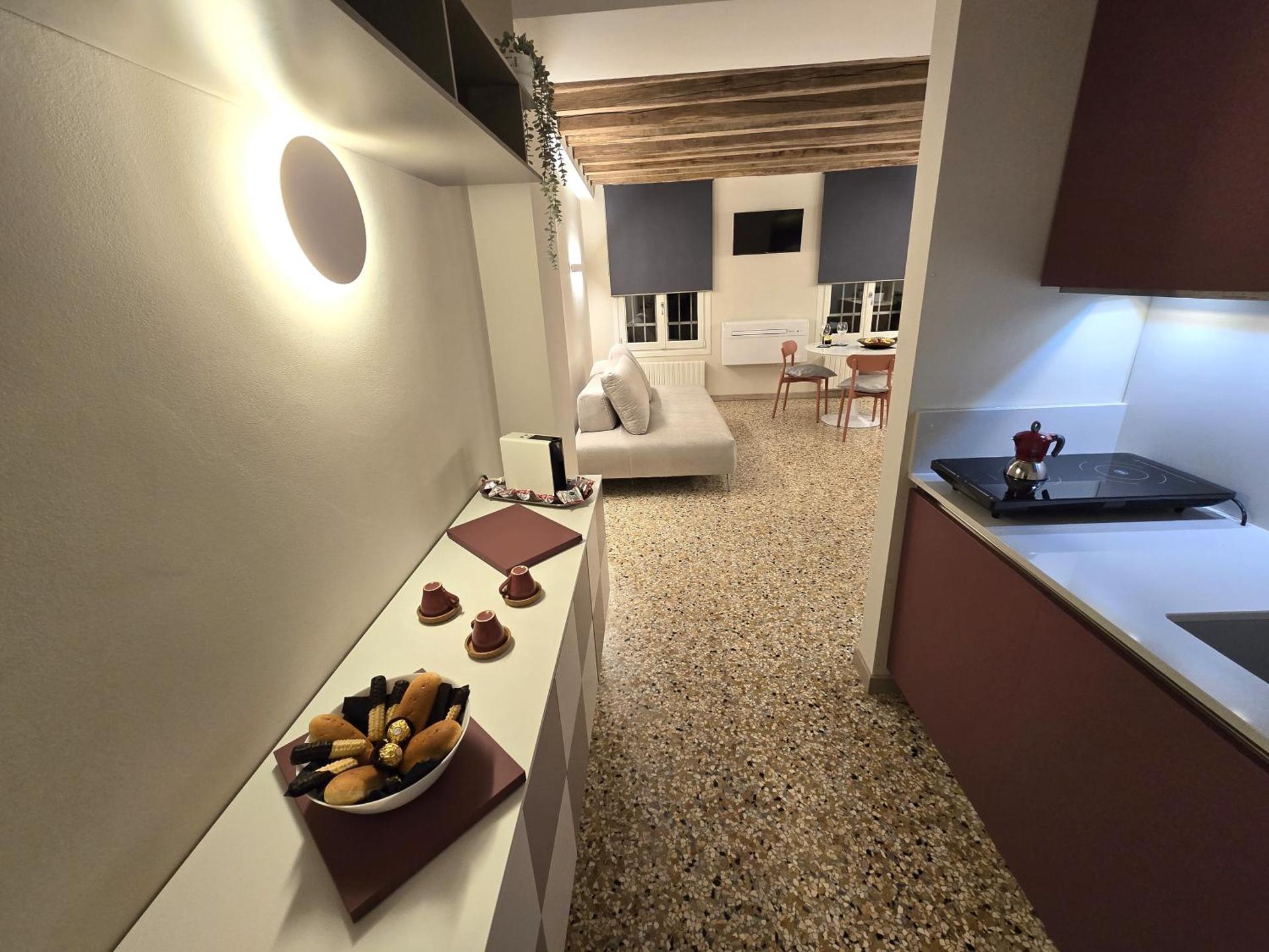 Cozy Studio with Canal View