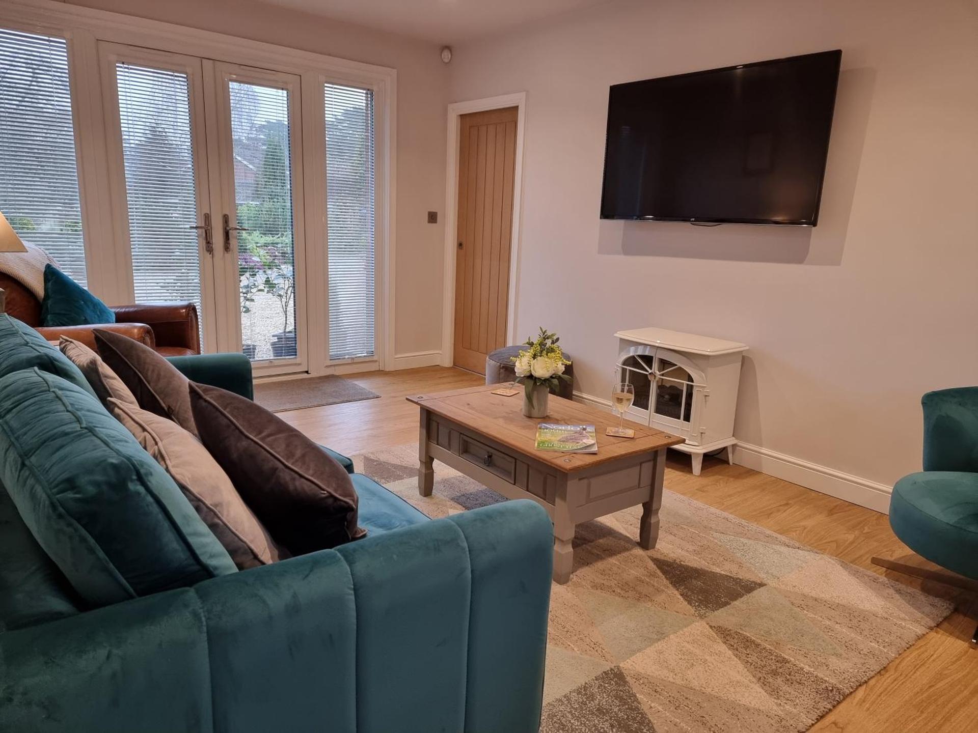 Communal lounge/ TV room