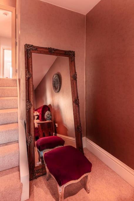 Bay View - Private parking, beach views, central location