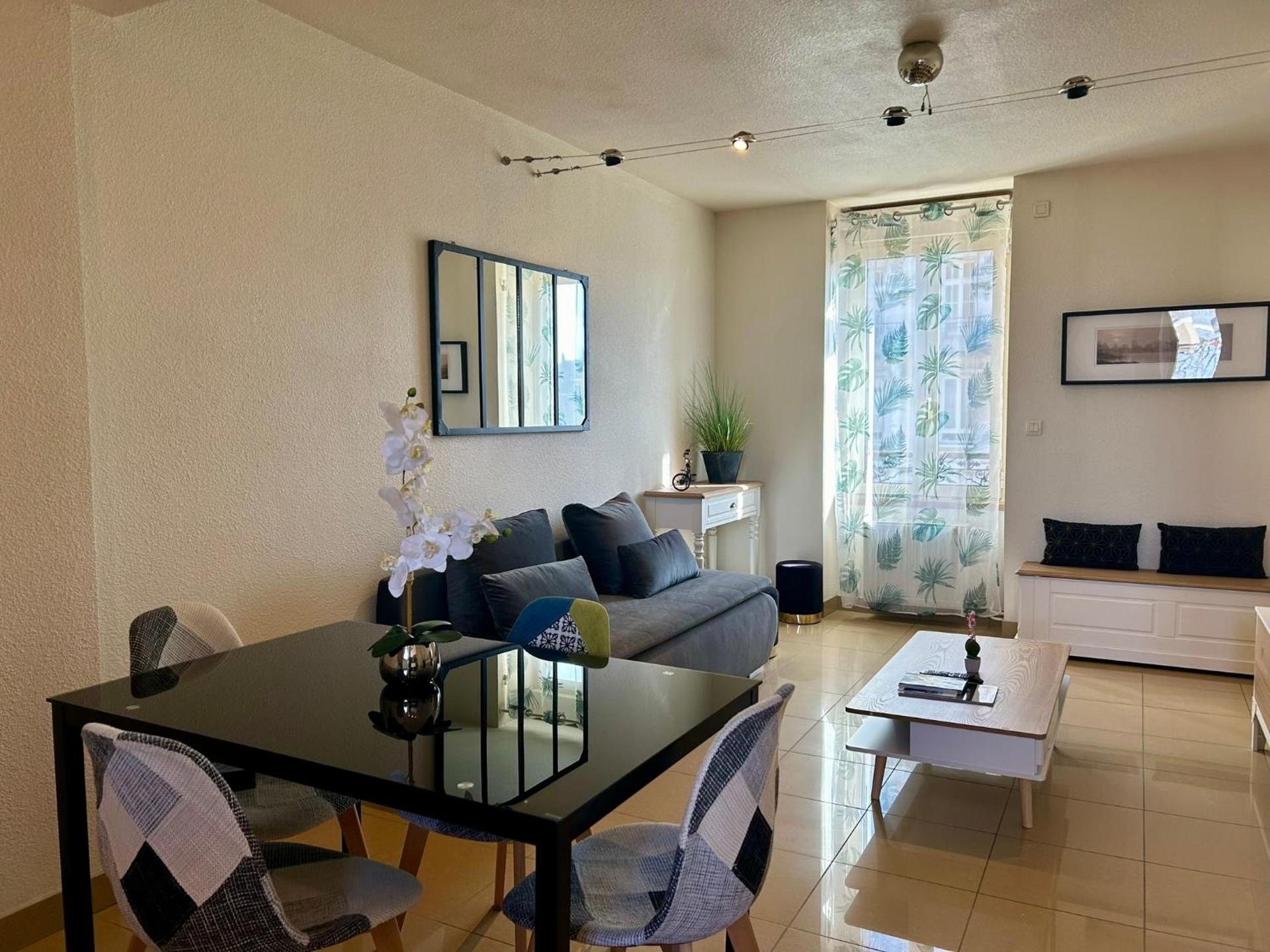 Résidence Investar appartement 4 Superbe T2 meublé, Gare 10mn à pied