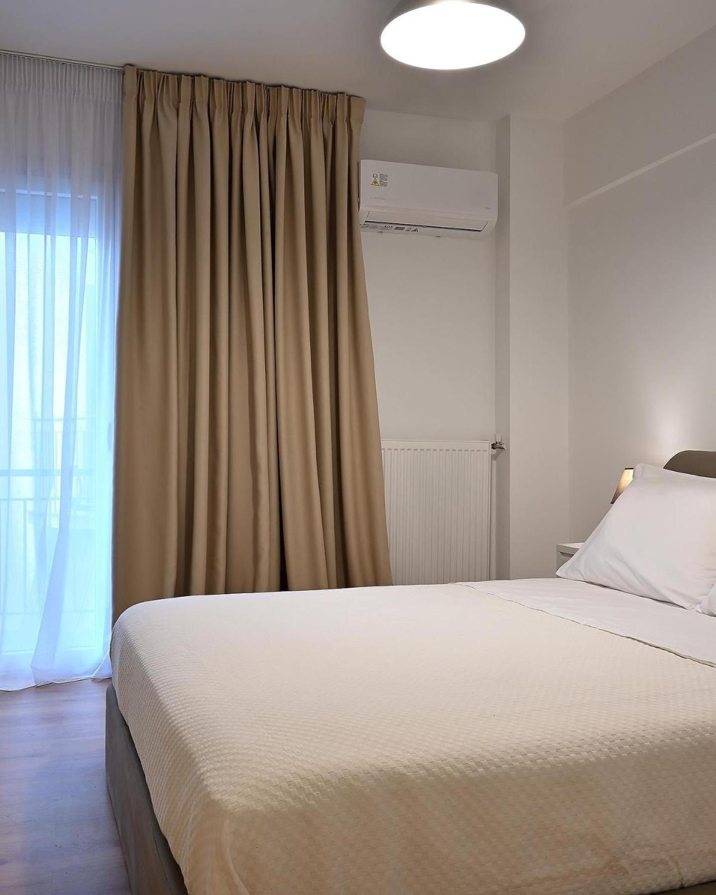 Modern Two Bedroom Apartment At Koukaki