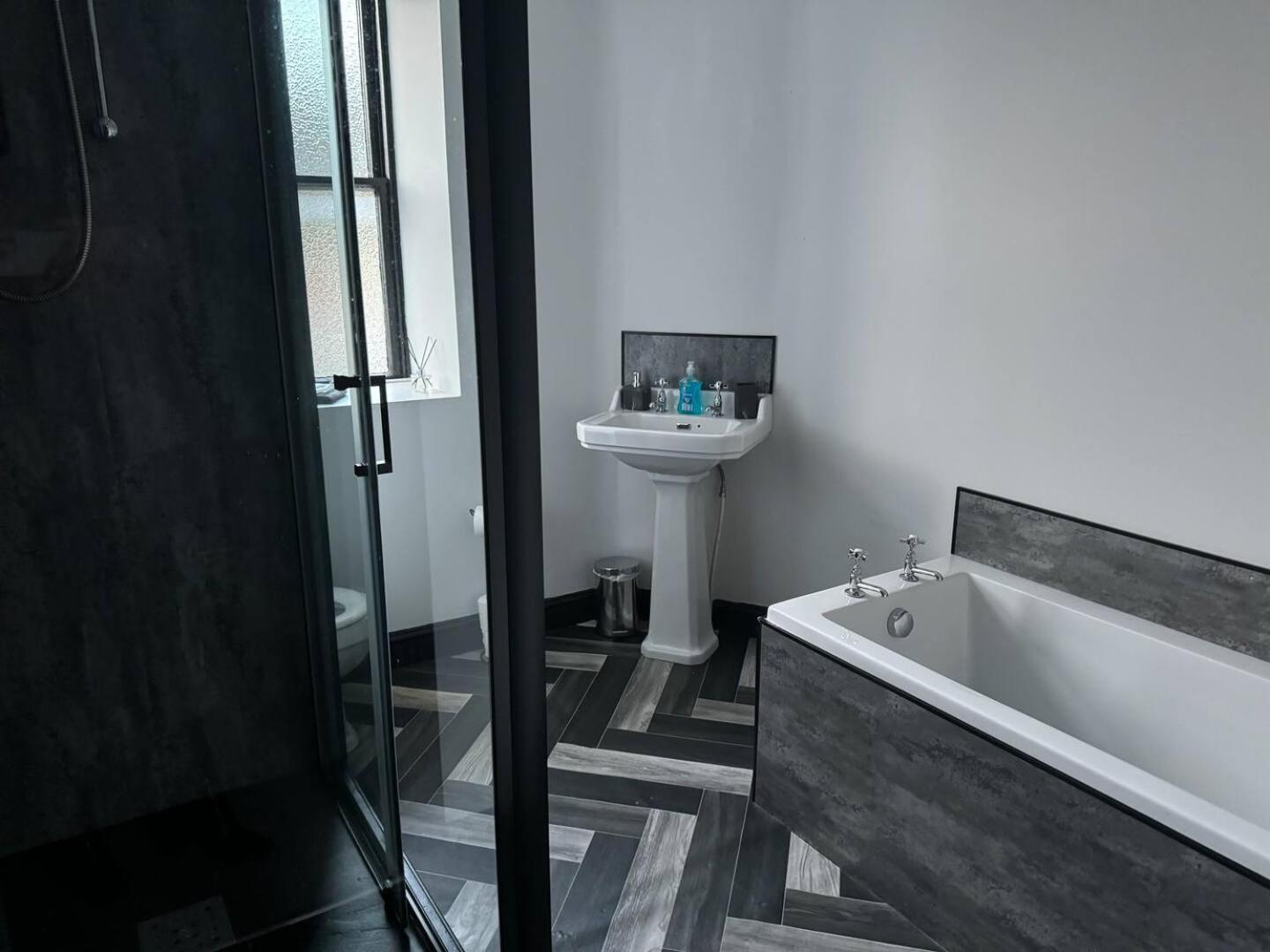 The Lowther Penthouse - 2 Bedrooms - Sleeps 4