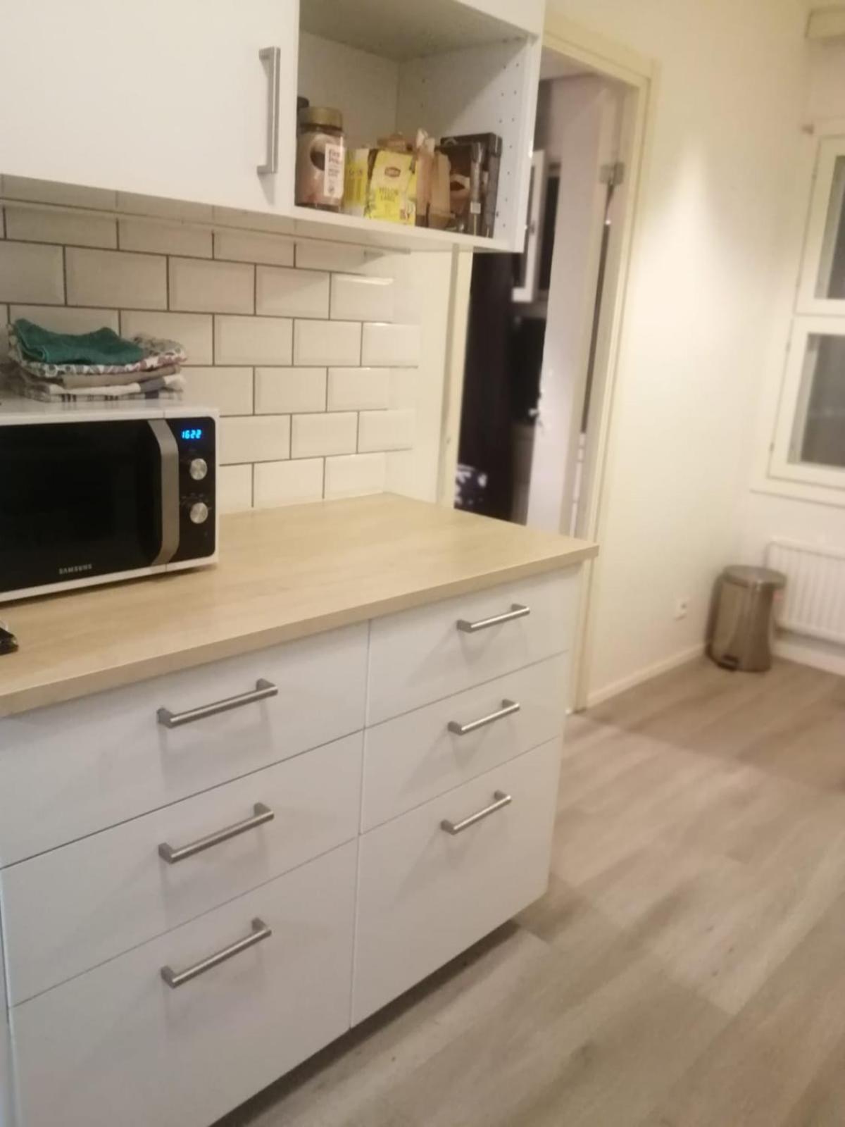 Seaview apartment central location Helsinki