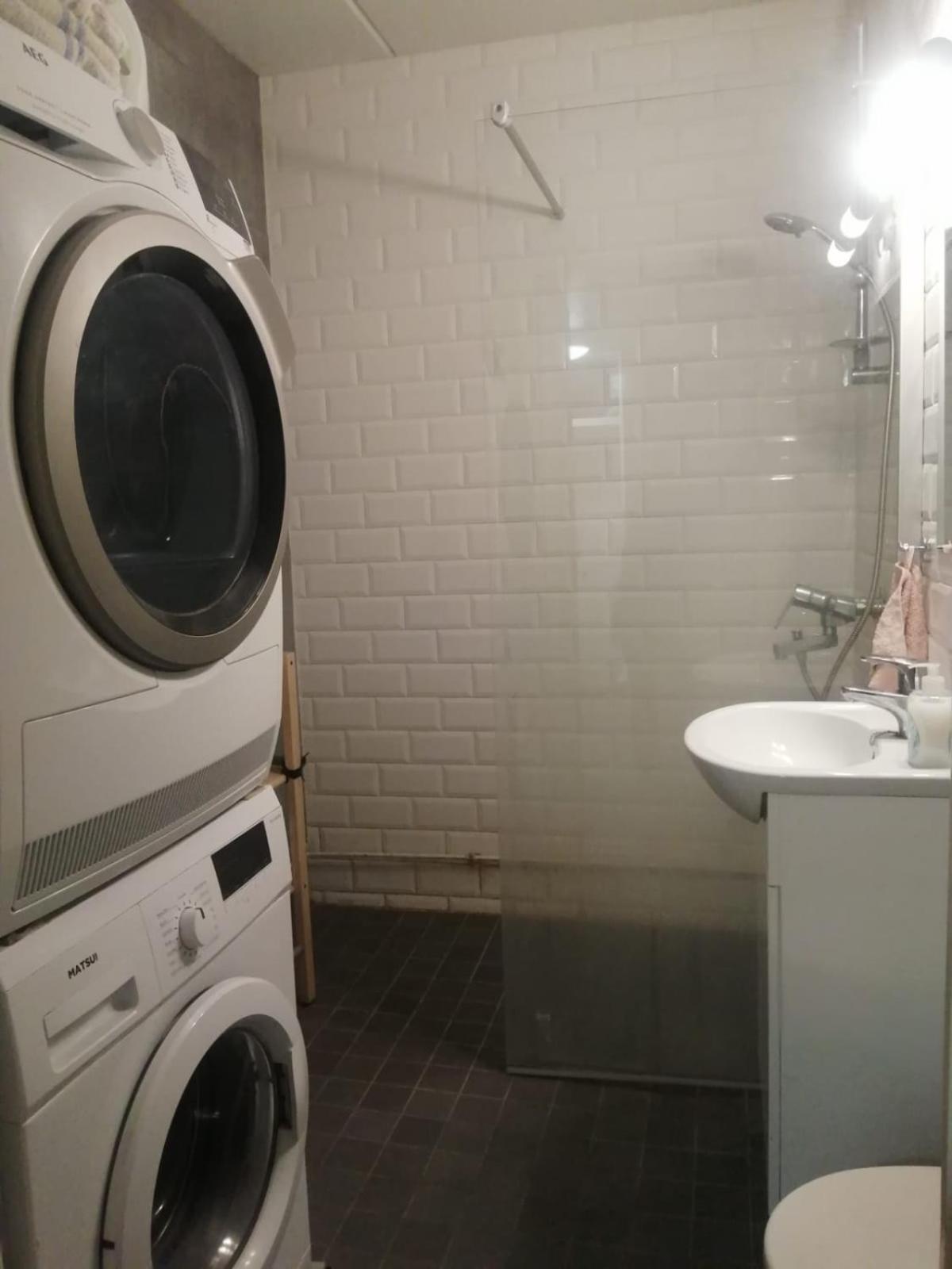 Seaview apartment central location Helsinki