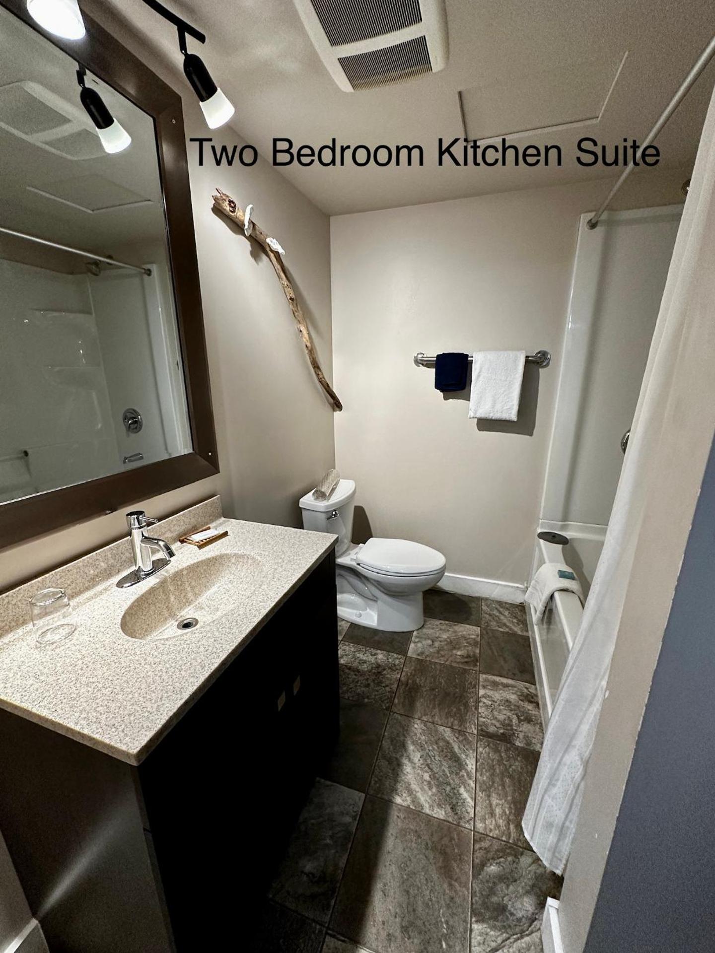 West Coast Motel on the Harbour