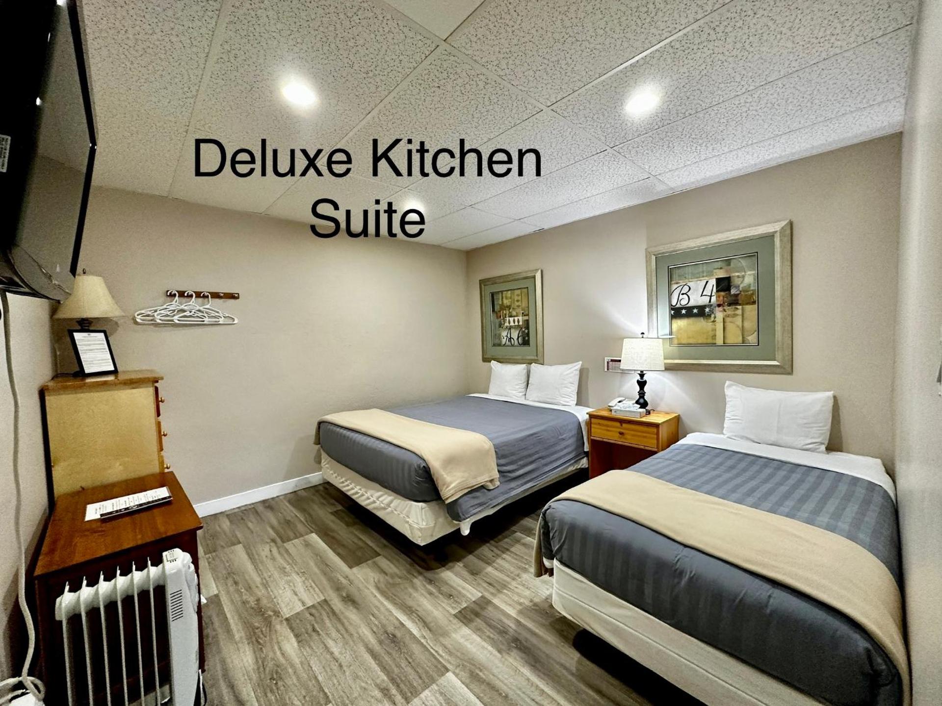 Deluxe Suite with Kitchen