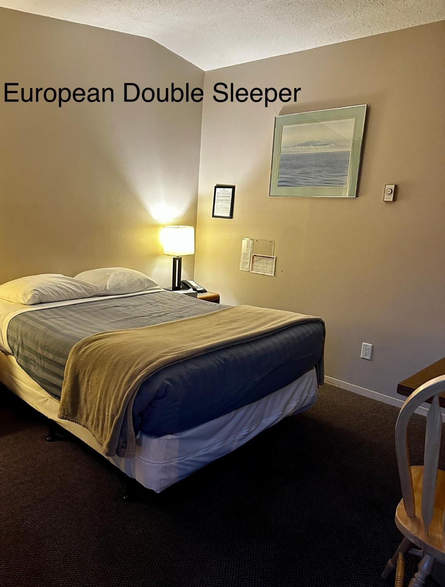 Small Double Room (2 Adults) - 120 square feet