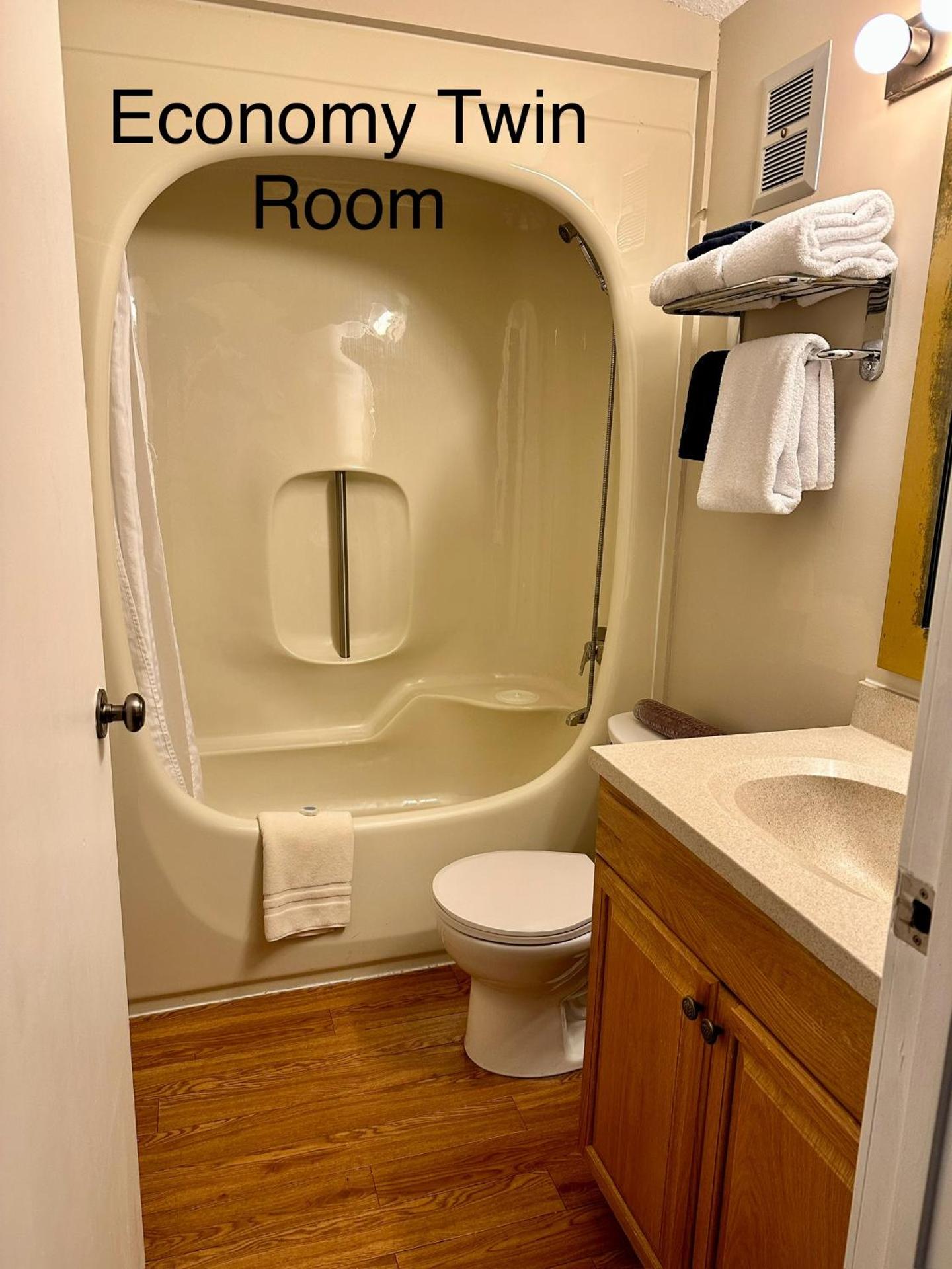 Small Twin Room (2 Adults) - 120 square feet