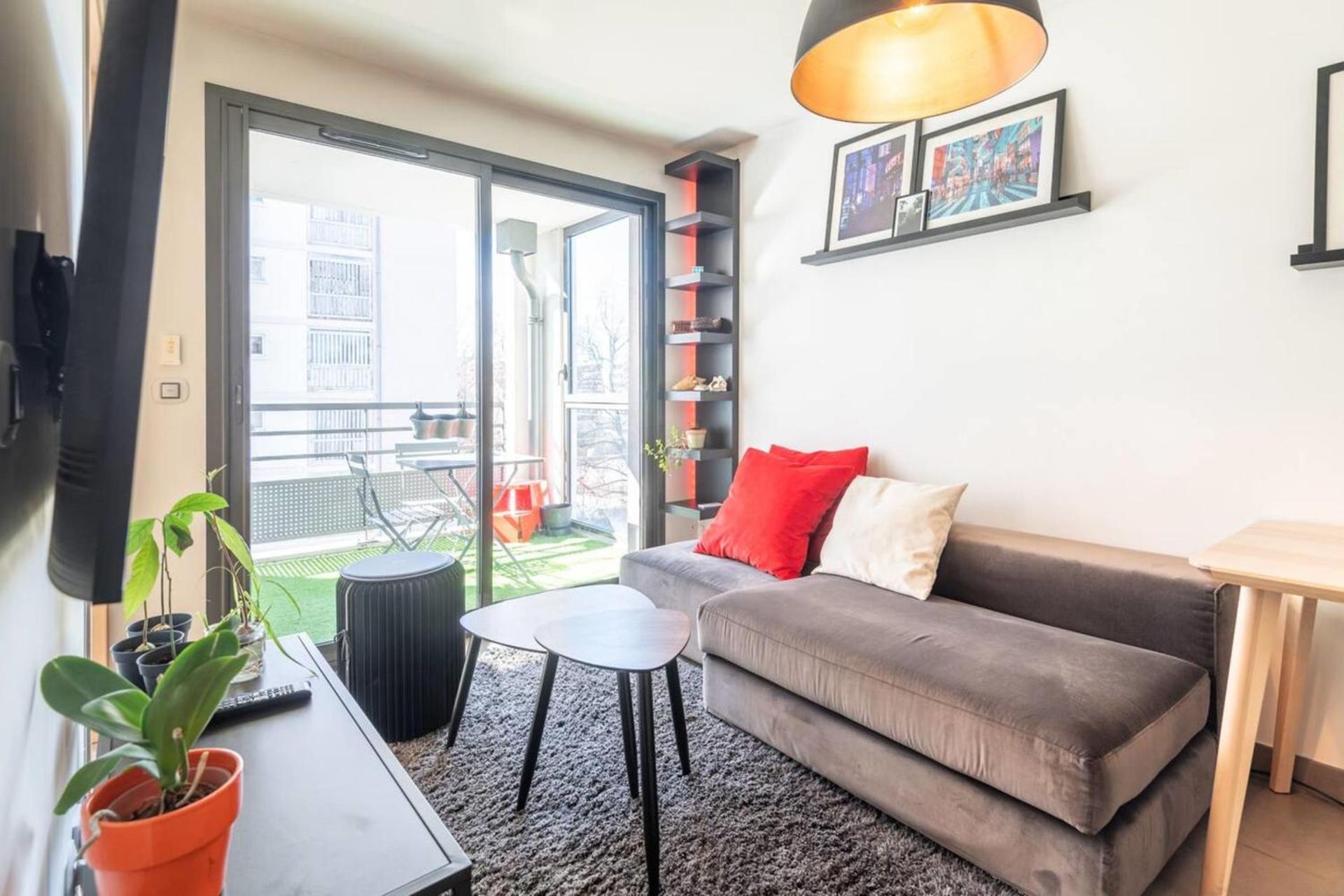 VIRAYA - Comfortable flat a stone's throw from the lake