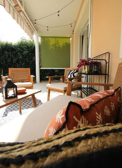 Cosy appartement entre vignes et garrigue avec piscine