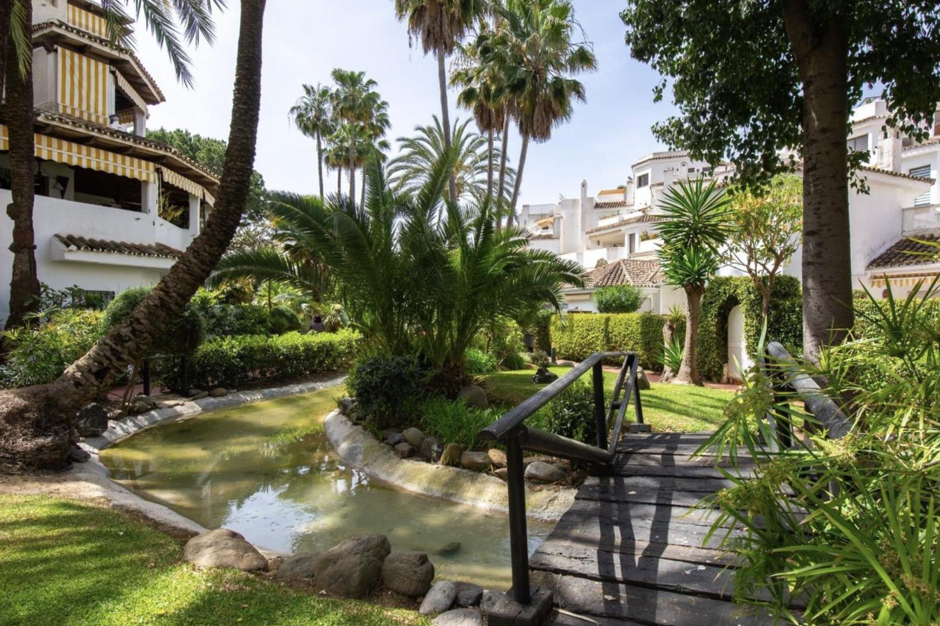 Beach (3mins walk) Apartment. Newly Renovated.