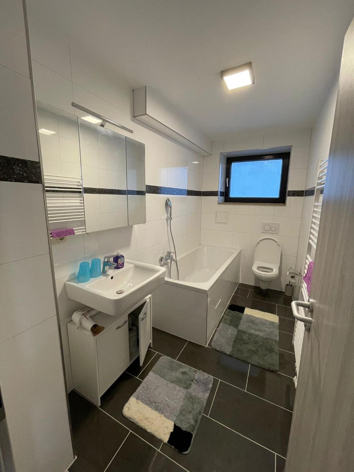 Luis Zimmer Wohnung Rüsselsheim O1