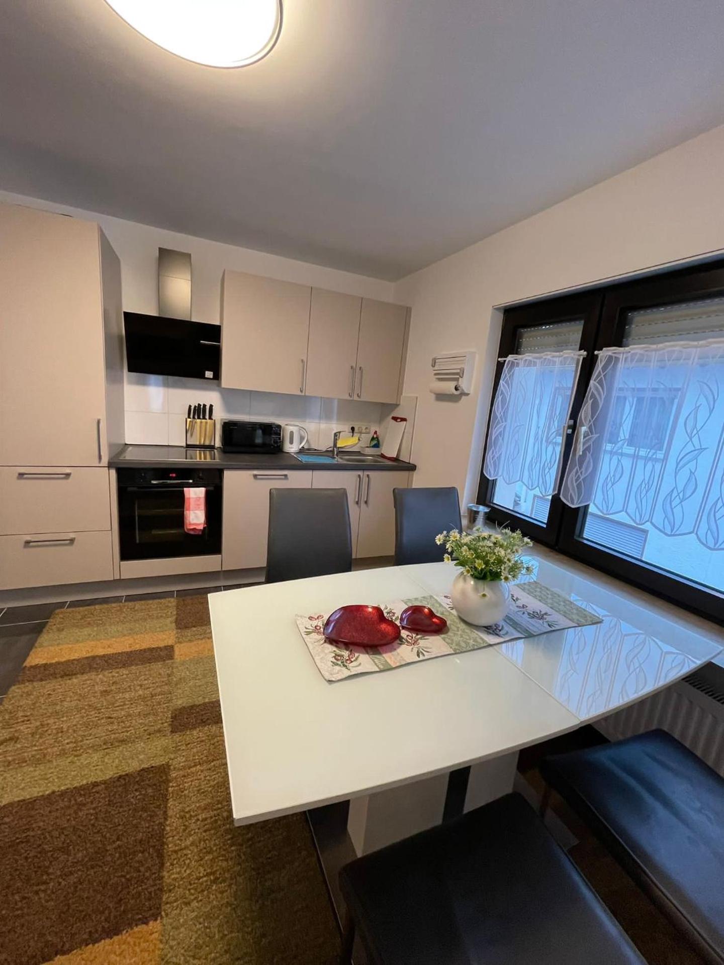 Luis Zimmer Wohnung Rüsselsheim O1